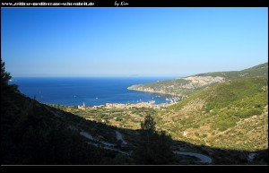 Crkva Sv. Mihovil mit sensationellem Ausblick auf Komiža, das Meer und die Insel Svetac