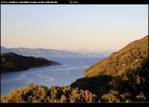 Blick auf Pelješac und das Festlandgebirge