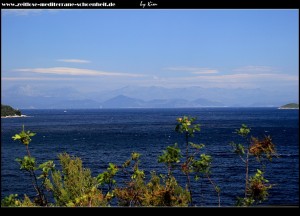 Blick auf die Elafiten und das Festlandgebirge