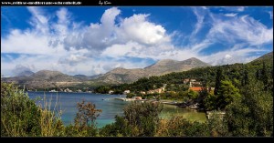 In Banja mit Crkca Sv. Nuncijata und dem dahinterliegendem Strand