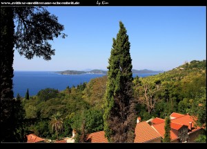 kleiner Park mit tollem Weitblick hinter der Pfarrkirche