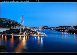 Aussichtsplattform vor der Brücke
