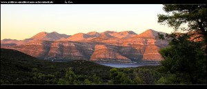 Auf dem Berg Sv. Nikola mit gleichnamiger Kirche mit sensationellem Ausblick über die Küste bis Dubrovnik und sogar die Gebirge Montenegros, sowie die süddalmatinische Inselwelt