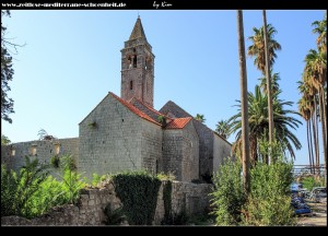 Das Kloster von hinten und von der Seite