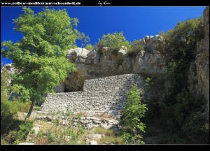 An der Höhle