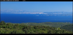 Blick nach Norden mit dem Mosor- und Biokovogebirge, sowie die Inseln Šolta, Brač und Hvar