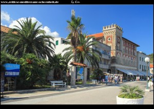 rechts im Bild - Gebäude des kroatischen Heims