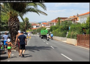 Strand - und Hafenbereich von Okrug gornji