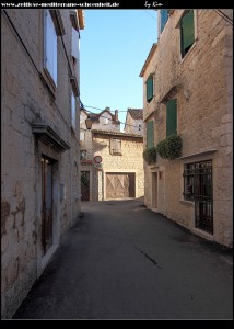 alte Mauern, Gassen und Sakralbauten in Čiovo-Ort