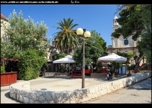 Platz vor der Kirche 