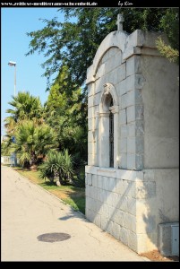 an der Grundschule mit botanischem Garten