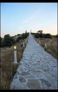 auf dem Weg zum Malačka, mit tollen Fernblick, Denkmal, Kreuz und Kapelle