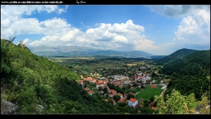 Rauf auf die Festung mit tollen Blick auf die Stadt, Felder, den See und die Gebirge