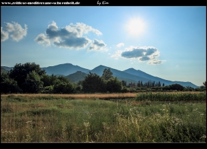 Blick auf das Svilaja-Gebirge und die Burg Travnik