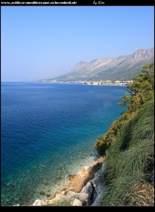 Am Ortsausgang mit Bildstock und tollen Ausblicken auf Gradac