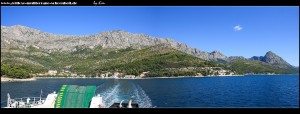 traumhafte Ausblicke auf die Landschaft um Drvenik auf der Fährfahrt nach Hvar