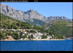 traumhafte Ausblicke auf die Landschaft um Drvenik auf der Fährfahrt nach Hvar