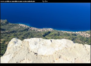 Am Aussichtspunkt Ravna Vlaška - Blick auf Tučepi