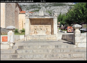 Kirche Sv. Marko und der schöne venezianische Trinkwasserbrunnen