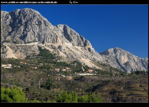 Ausblick auf alt-Podgora und das Biokovo von Galebova Krila aus