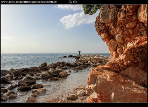 Strand und Statue Uzorita